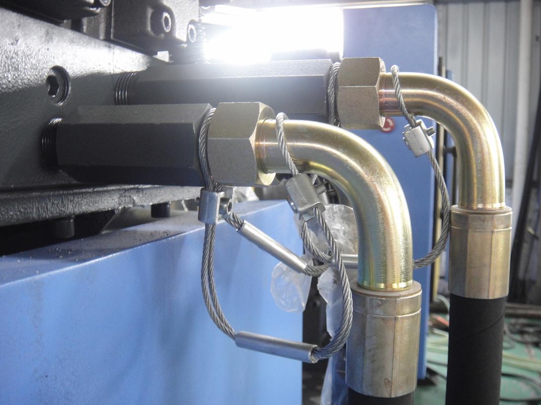 CE injection molding machine