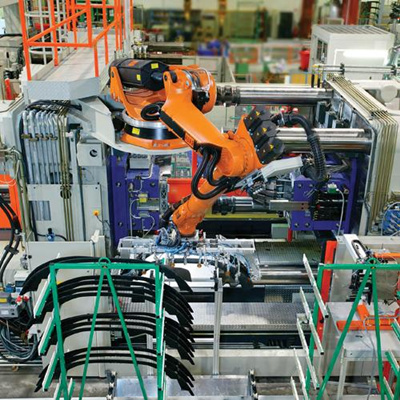 robot for injection molding